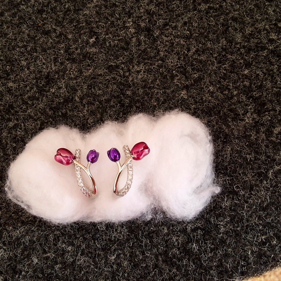 💥SALE💥NEW Tulip Rhinestone 925 Silver Earrings - Picture 1 of 5